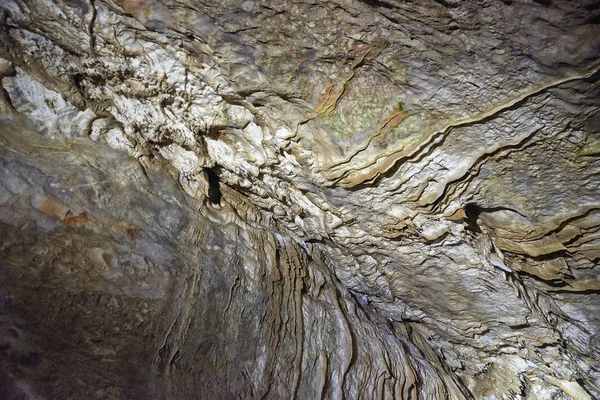 Stalagmity, sloupy a závěsy — Stock fotografie