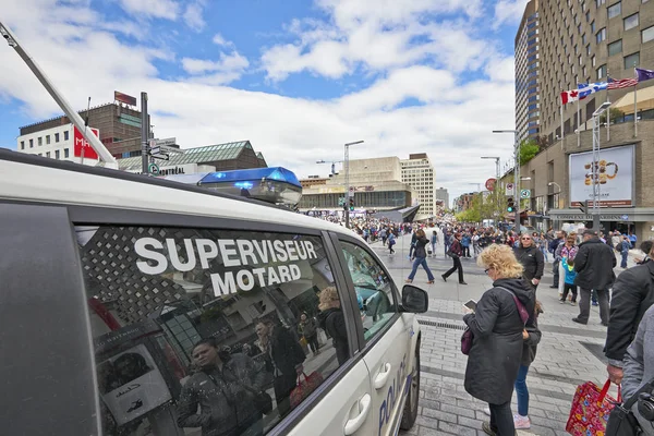 Polizeiauto parkt in den Straßen von Montreal — Stockfoto