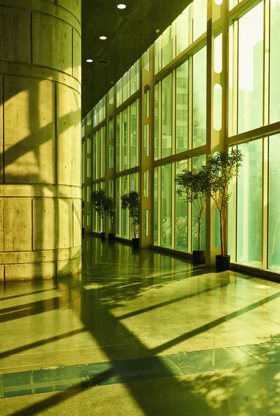 パレ デ コングレ ドゥ モントリオールにカラフルなガラスパネル — ストック写真