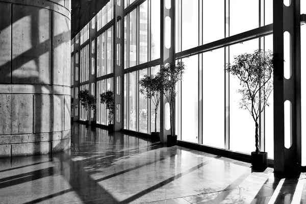 Barevné skleněné panely v Palais des congres de Montreal — Stock fotografie