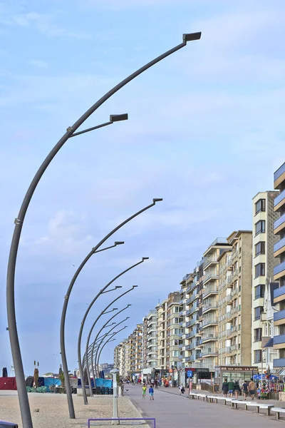 Promenade of the Belgian Seaside resort De Panne — Stock Photo, Image