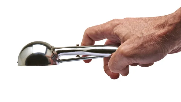 Männliche Hand mit einem gebrauchten Eisbecher aus Metall — Stockfoto