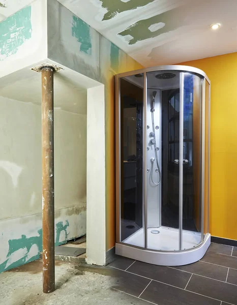 Строительство ванной комнаты из гипсокартона — стоковое фото
