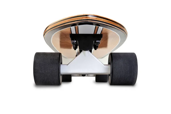 Dynamische vooraanzicht van een zwarte en houten skate board geïsoleerd — Stockfoto