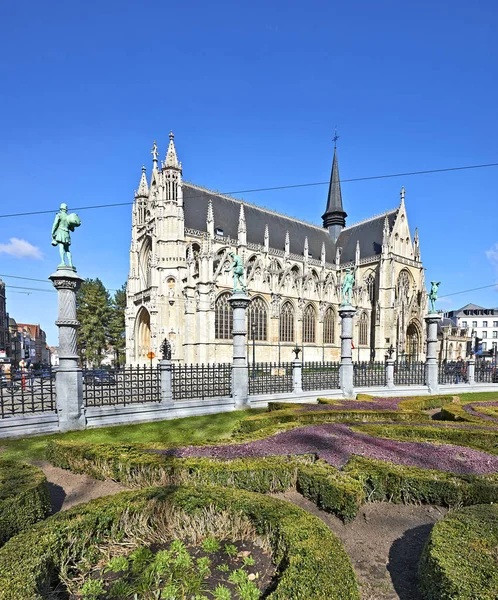 Kathedraal van de Notre Dame du Sablon van in Brussel, België-2018 — Stockfoto