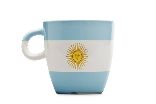分離されたエレガントな紅茶やカフェのフラグが設定されたマグカップ. — ストック写真