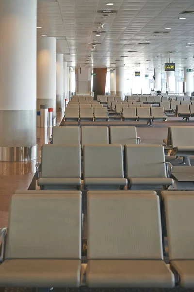 Linhas Vazias Cadeira Marrom Perpectiva Aeroporto — Fotografia de Stock
