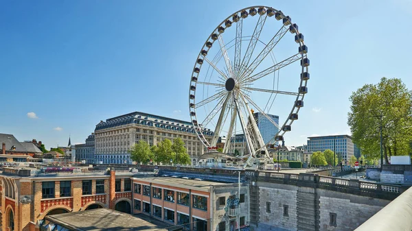 比利时布鲁塞尔 2020年4月26日 比利时在波拉特广场上的大车轮在监禁期间无人驾驶 — 图库照片