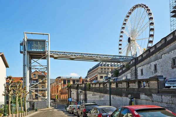 比利时布鲁塞尔 2020年4月26日 比利时在波拉特广场上的大车轮在监禁期间无人驾驶 — 图库照片