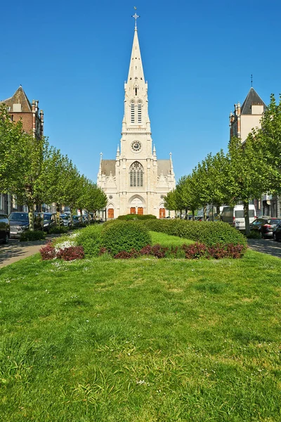 Brussel België April 2020 Louis Bertrandlaan Zijn Gerenoveerde Kerk Schaarbeek — Stockfoto