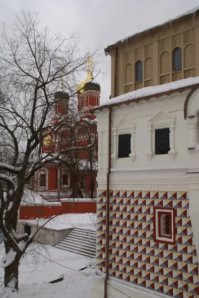 Zaryadye 公园莫斯科中心的老正统教堂 — 图库照片