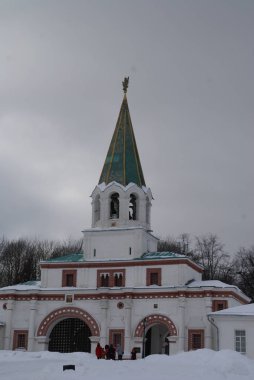 Ön kapı - Kolomenskoye köy içinde. Moskova