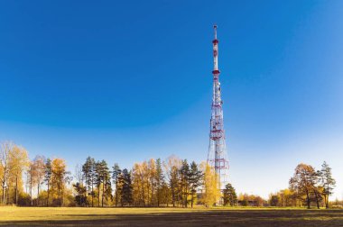 Sonbahar yatay, radyo ve Tv Kulesi