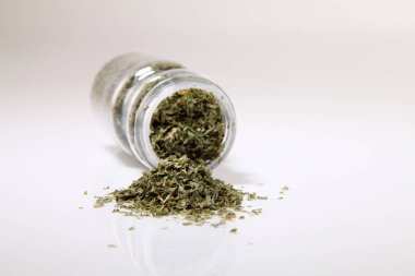 konteyner ile kuru maydanoz 