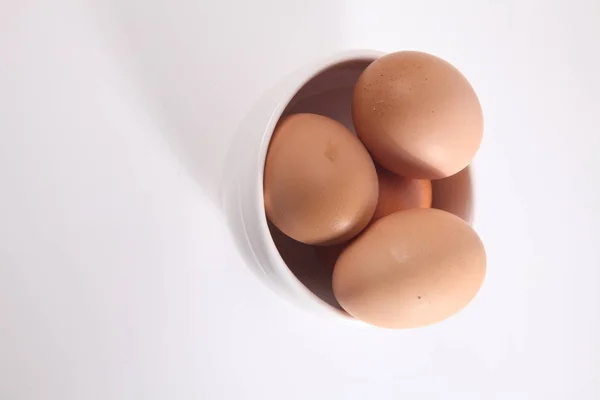 Tavuk yumurta bir kapta — Stok fotoğraf