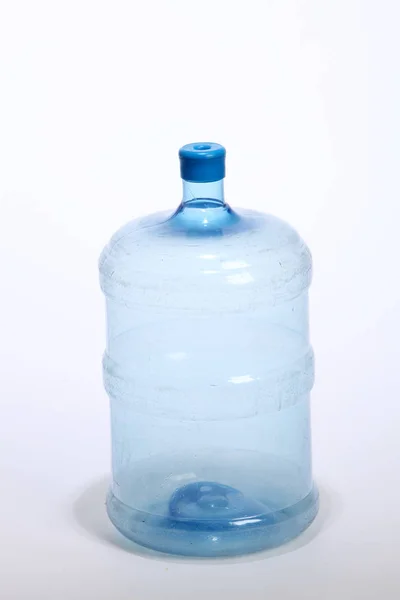 Огромная бутылка воды — стоковое фото