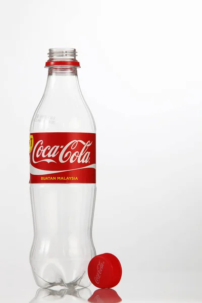 Empty coca cola plastic bottle — Stock Photo, Image