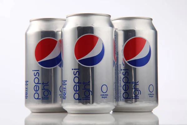 Pepsi-cola світло банок — стокове фото