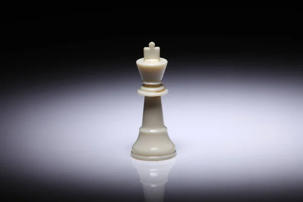 チェス図にスポット ライト — ストック写真