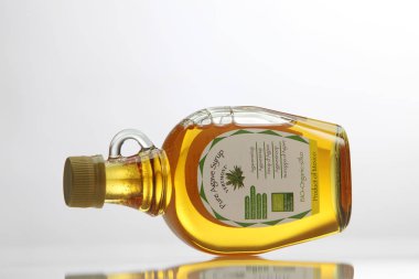 Agave şurubu şişe