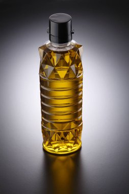 Şişede zeytinyağı