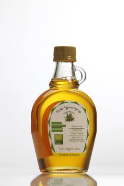 Agave şurubu şişe
