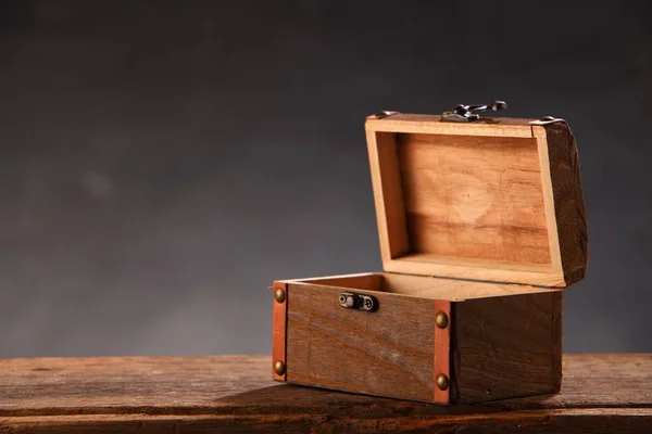 Chest box on table — Stock Photo, Image