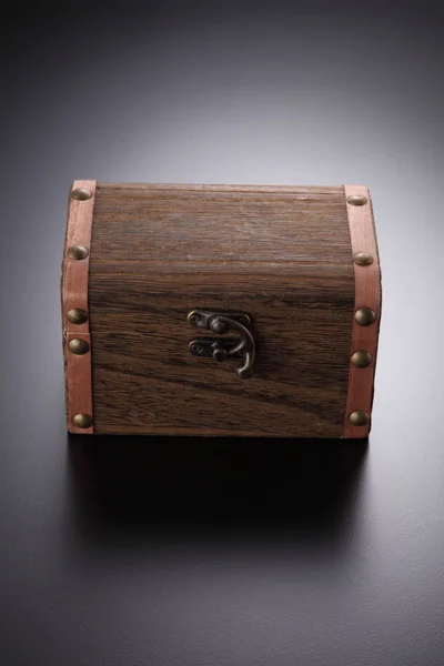 Ретро антикварная коробка — стоковое фото