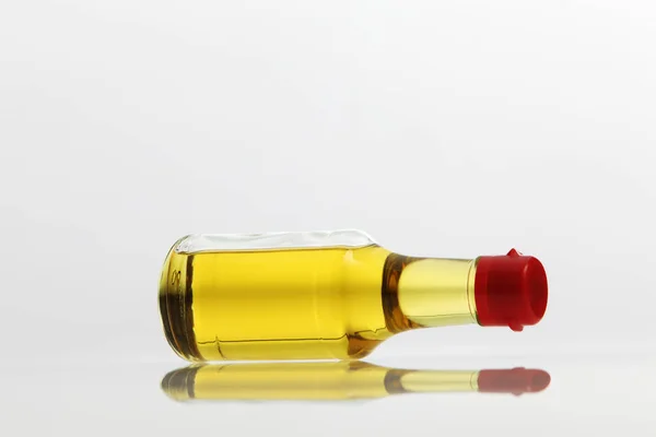Óleo de conola em garrafa — Fotografia de Stock