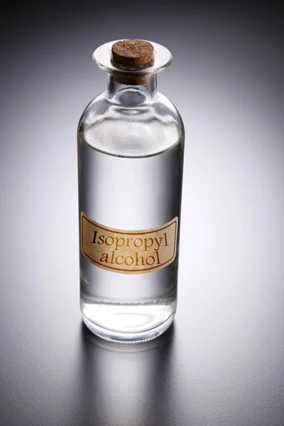 Botella de líquido transparente — Foto de Stock