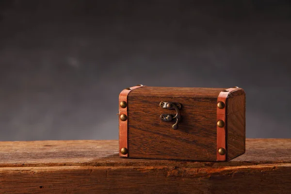 Chest box on table — Stock Photo, Image