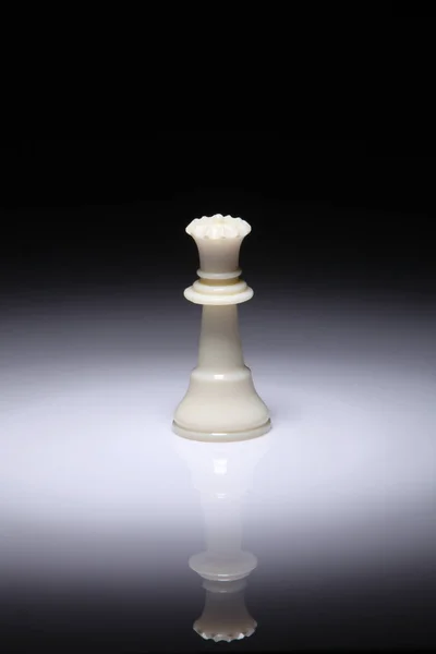 チェス図にスポット ライト — ストック写真