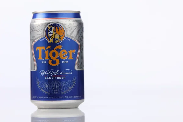 Банка пива из-под тигра — стоковое фото