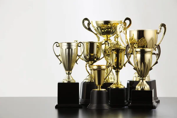 Diferentes trofeos dorados —  Fotos de Stock