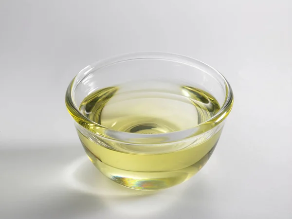 Olive oil in kom — Stockfoto