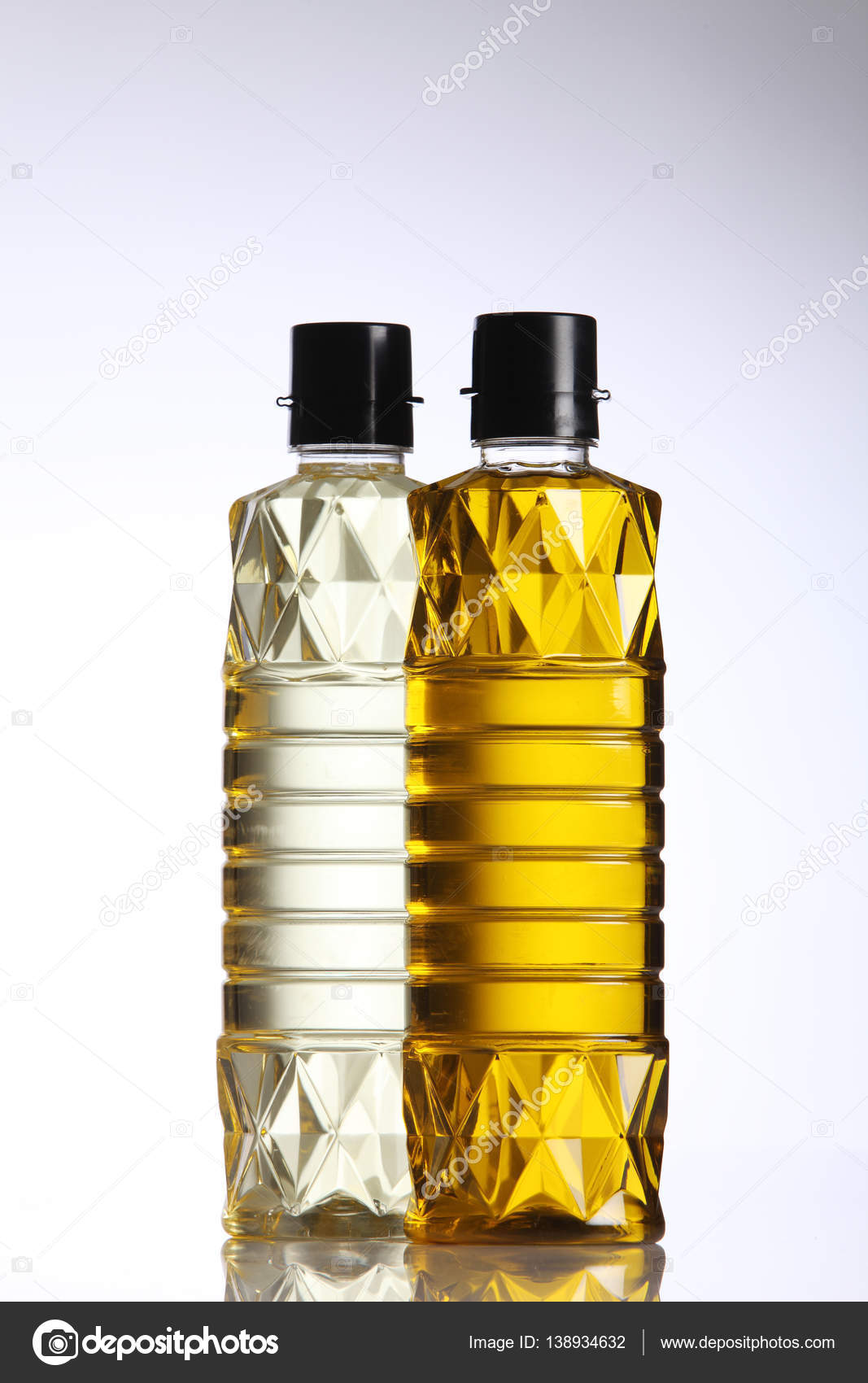 Cooking oils in bottles Stock Photo by ©eskaylim 138934632