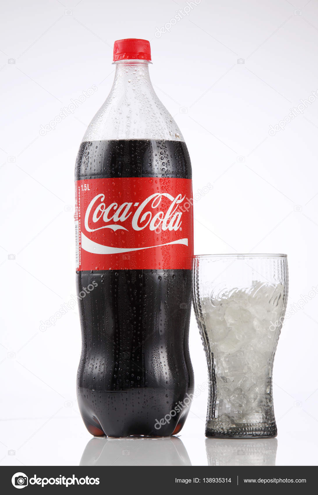 5л. Кока кола в 5 литровых бутылках. 5 литра. 5 литровая кола. Кока кола 5 литров.