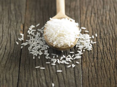 kaşık çiğ pirinç