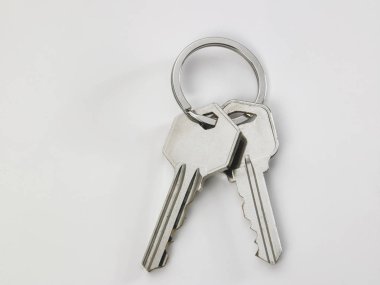 Ön kapının anahtarları