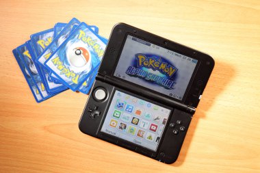 pokemon oyunu ile Nintendo 3ds
