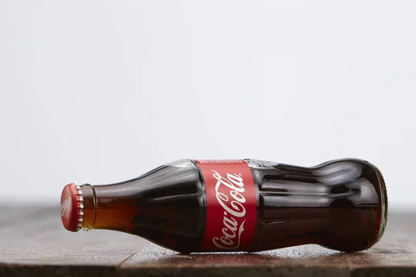 Bebida de cola de coca en botella — Foto de Stock