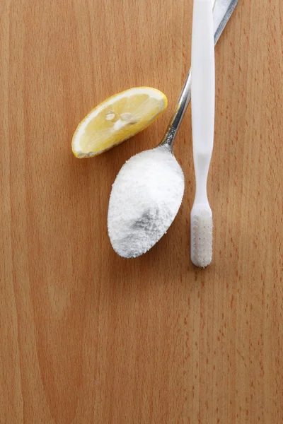 Baking soda op tafel — Stockfoto