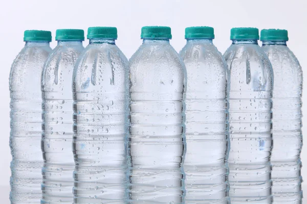Flessen mineraal water — Stockfoto