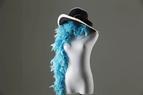 Dámský manekýn s kloboukem — Stock fotografie