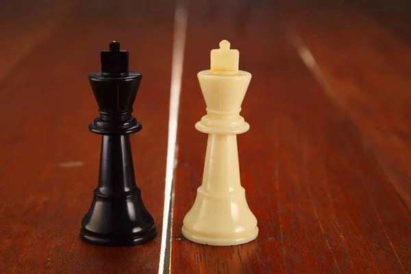 Dos reyes de ajedrez —  Fotos de Stock