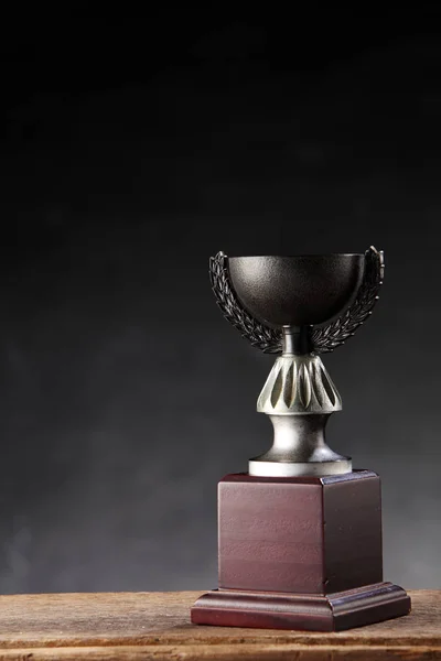 Sports trophy på bord — Stockfoto