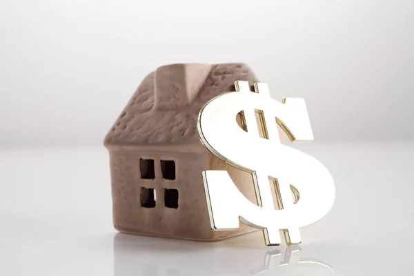 집과 달러 표지 — 스톡 사진