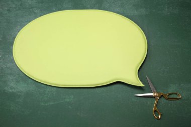 makas ile konuşma balonu