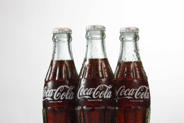 Klasik Coca-Cola şişesi