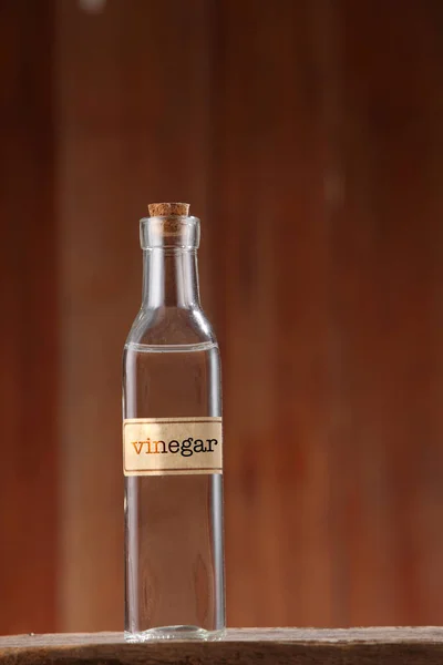 Vinagre branco em garrafa — Fotografia de Stock
